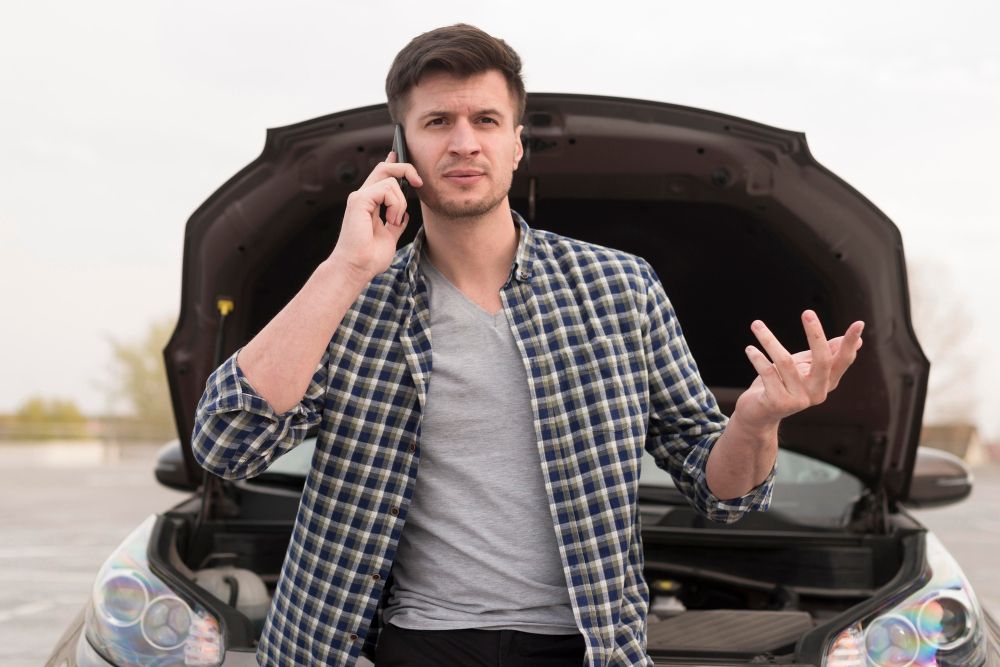 Voiture qui s’éteint à l’arrêt : causes et solutions